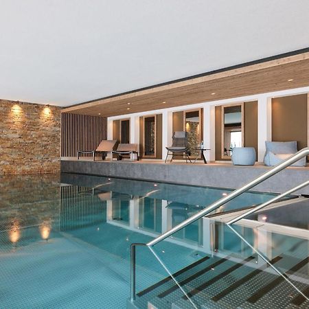 Hotel Sonne Post Mit Schwimmbad Titisee-Neustadt Exterior foto