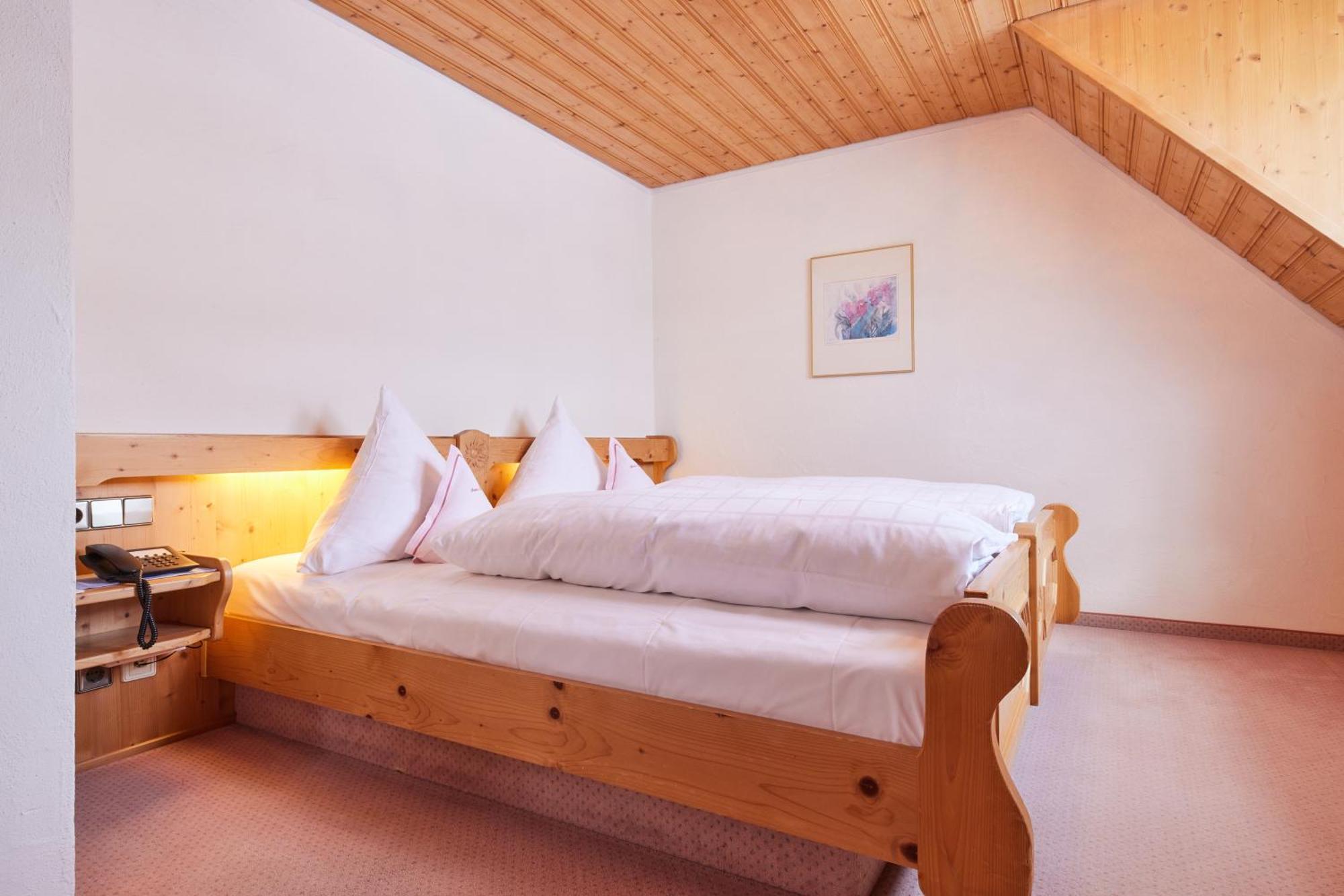 Hotel Sonne Post Mit Schwimmbad Titisee-Neustadt Exterior foto