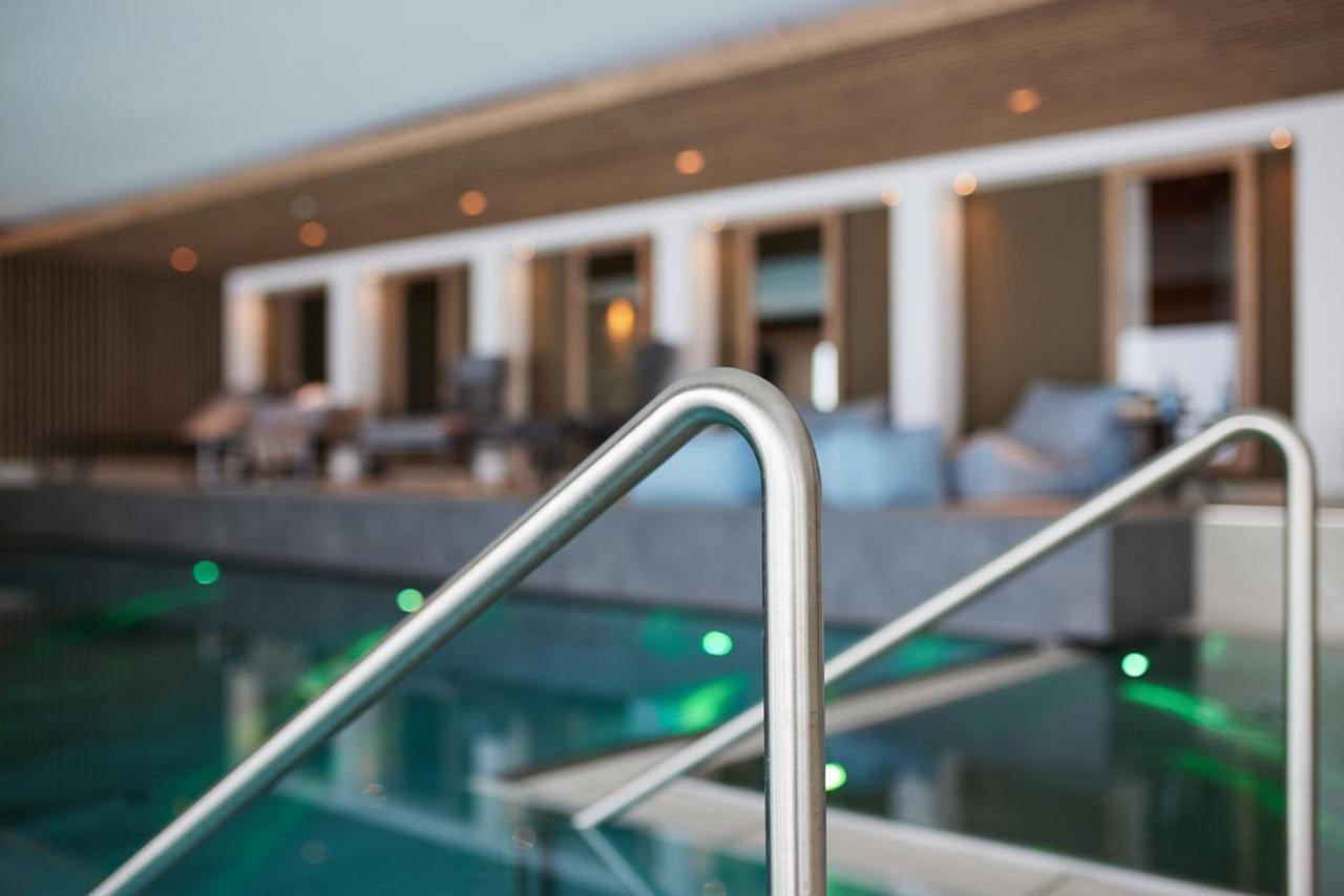 Hotel Sonne Post Mit Schwimmbad Titisee-Neustadt Exterior foto