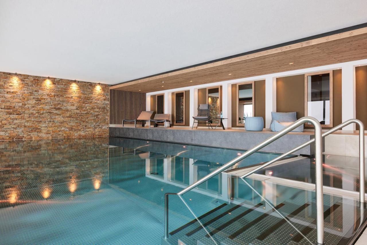 Hotel Sonne Post Mit Schwimmbad Titisee-Neustadt Exterior foto