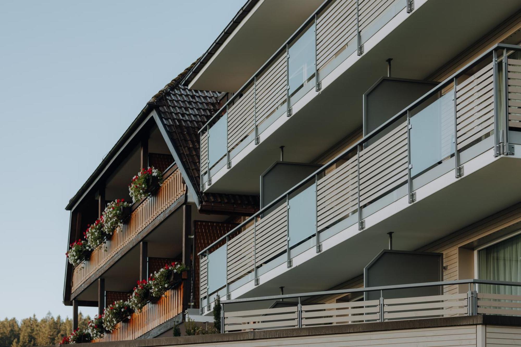 Hotel Sonne Post Mit Schwimmbad Titisee-Neustadt Exterior foto
